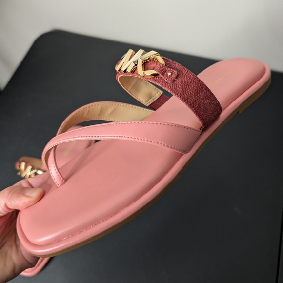 Michael Kors Izzy Rose Pink MK Logo Toe-Loop Slide Sandals - Picture 2 of 7